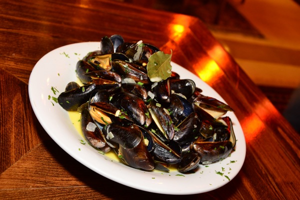 Moules Frites Night at Starlight 
